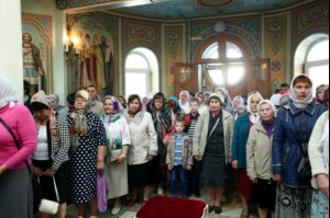 Божественная литургия в храме во имя Всех Святых, в земле Российской просиявших, г. Саратова