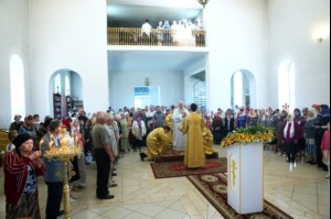 Божественная литургия в храме святых первоверховных апостолов Петра и Павла г. Красноармейска