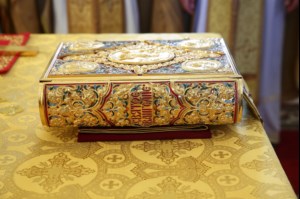 Божественная литургия в храме во имя святых первоверховных апостолов Петра и Павла г.Аткарска