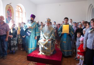 Божественная литургия в храме в честь Успения Пресвятой Богородицы п. Возрождение Хвалынского района
