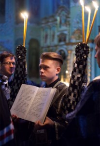 Великое повечерие с чтением канона преподобного Андрея Критского в храме в честь Покрова Пресвятой Богородицы г. Саратова