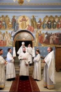 Крещальная литургия в Свято-Троицком соборе Саратова
