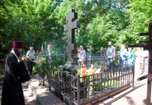 Состоялась панихида на могиле епископа Вениамина (Милова)
