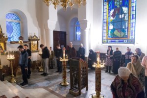 Божественная литургия на Архиерейском подворье — храме в честь иконы Божией Матери «Утоли моя печали» г.Саратова