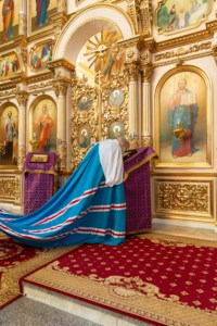 Вечерня в соединении с Литургией Василия Великого и чин умовения ног в храме в честь Покрова Пресвятой Богородицы г. Саратова