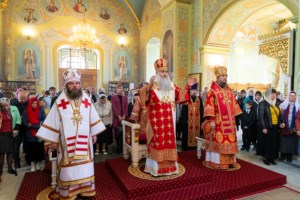 Состоялось соборное служение архиереев и духовенства Саратовской митрополии