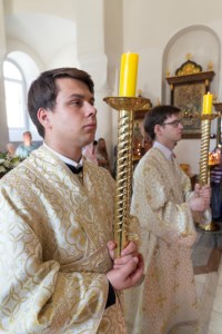 Божественная литургия на Архиерейском подворье — в храме в честь иконы Божией Матери «Утоли моя печали» г. Саратова