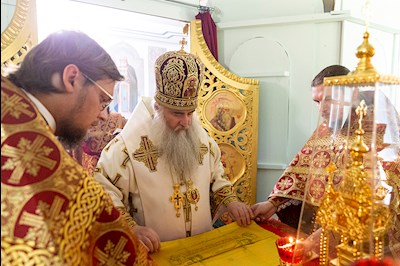 Божественная литургия в храме во имя великомученика и целителя Пантелеимона г. Саратова