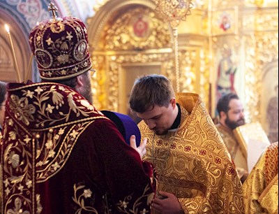Божественная литургия в Свято-Троицком кафедральном соборе г. Саратова