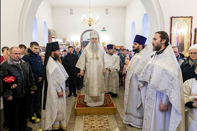 Божественная литургия в храме святых Царственных страстотерпцев г. Саратова