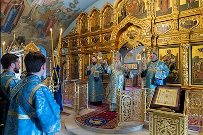 Утреня с чтением акафиста в Свято-Троицком кафедральном соборе г. Саратова