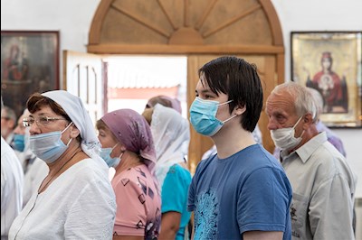 Божественная литургия в храме во имя святых первоверховных апостолов Петра и Павла г. Аткарска