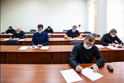 В Саратовской православной духовной семинарии начались вступительные испытания