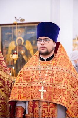 Митрополит Игнатий совершил Божественную литургию в Петропавловском храме Саратова