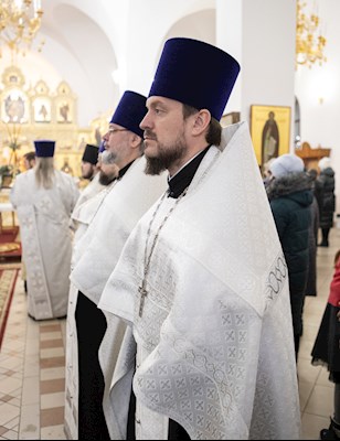Митрополит Игнатий совершил великое повечерие в соединении с утреней в храме Рождества Христова г. Саратова