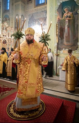Митрополит Игнатий совершил Великую рождественскую вечерню