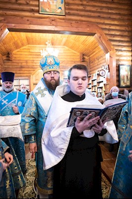 Митрополит Игнатий совершил Божественную литургию в храме в честь Сретения Господня г. Саратова