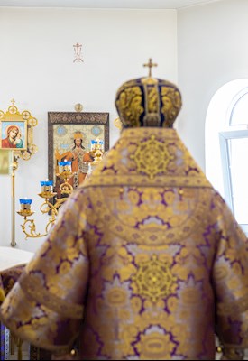 Митрополит Игнатий совершил Божественную литургию в храме святителя Иоанна Златоуста в п. Зональный г. Саратова
