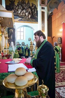 Митрополит Игнатий совершил всенощное бдение в Свято-Духовском соборе г. Саратова