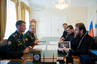 Митрополит Игнатий встретился с начальником Саратовского высшего артиллерийского командного училища