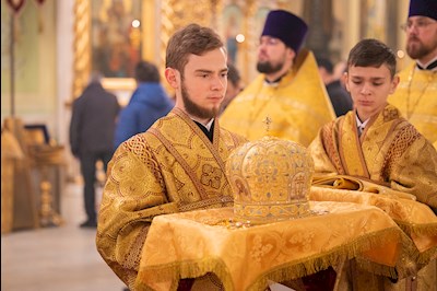 Митрополит Игнатий совершил Божественную литургию и молебен на новый год в Покровском соборе г. Саратова