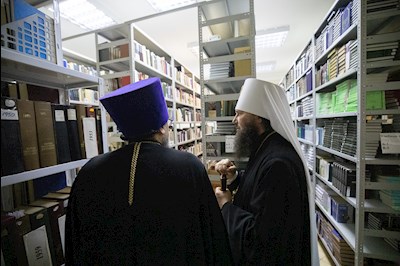 Глава Волгоградской митрополии посетил Музей истории Саратовской митрополии