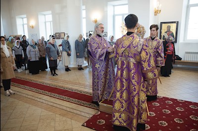 Митрополит Игнатий совершил Божественную литургию в храме Новомучеников и исповедников Саратовских г. Саратова