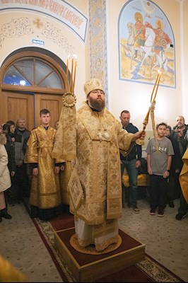 Митрополит Игнатий совершил Великое освящение храма святителя и Чудотворца Николая села Долгий Буерак Гагаринского района г. Саратова и Божественную литургию в новоосвященном храме