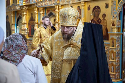 Митрополит Игнатий совершил Божественную литургию в Свято-Алексиевском женском монастыре г. Саратова