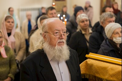 Митрополит Игнатий совершил Божественную литургию в соборном храме святителя Спиридона Тримифунтского г. Саратова