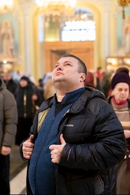 Митрополит Игнатий совершил Божественную литургию и молебен на новый год в Покровском соборе г. Саратова