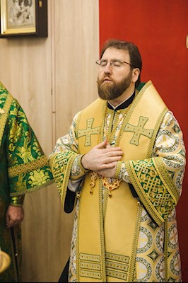 Архиереи Саратовской митрополии совершили Божественную литургию в соборном храме святого благоверного князя Александра Невского г. Ртищево