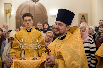Митрополит Игнатий совершил Божественную литургию в соборном храме святителя Спиридона Тримифунтского г. Саратова