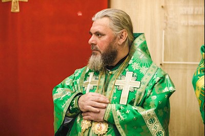 Архиереи Саратовской митрополии совершили Божественную литургию в соборном храме святого благоверного князя Александра Невского г. Ртищево