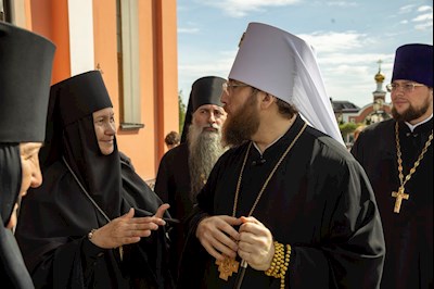Митрополит Игнатий совершил Божественную литургию в Свято-Алексиевском женском монастыре г. Саратова