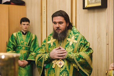 Архиереи Саратовской митрополии совершили Божественную литургию в соборном храме святого благоверного князя Александра Невского г. Ртищево