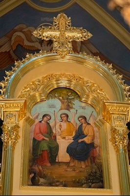 Митрополит Игнатий совершил Божественную литургию и молебен на новый год в Покровском соборе г. Саратова