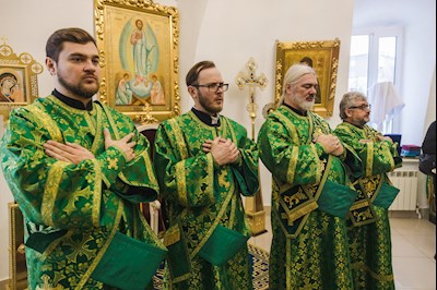 Архиереи Саратовской митрополии совершили Божественную литургию в соборном храме святого благоверного князя Александра Невского г. Ртищево