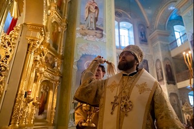 Митрополит Игнатий совершил Божественную литургию и молебен на новый год в Покровском соборе г. Саратова