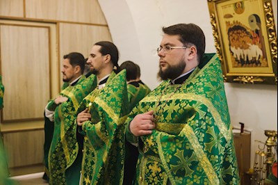 Архиереи Саратовской митрополии совершили Божественную литургию в соборном храме святого благоверного князя Александра Невского г. Ртищево