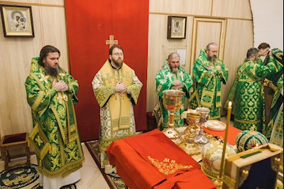 Архиереи Саратовской митрополии совершили Божественную литургию в соборном храме святого благоверного князя Александра Невского г. Ртищево