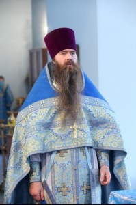Божественная литургия в храме в честь Покрова Пресвятой Богородицы города Петровска