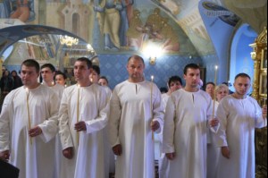 Крещальная литургия в Свято-Троицком соборе Саратова