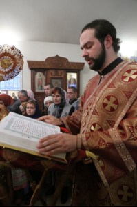 Божественная литургия в храме во имя священномученика Космы Саратовского
