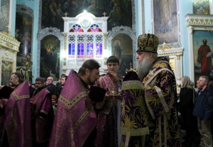 Всенощное бдение в Духосошественском кафедральном соборе Саратова