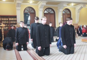 Литургия Преждеосвященных Даров на Архиерейском подворье — храме во имя святого апостола и евангелиста Иоанна Богослова при СПДС