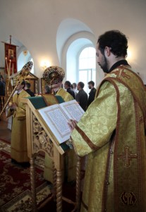Божественная литургия в Спасо-Преображенском мужском монастыре Саратова
