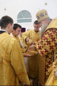 Божественная Литургия в храме святых первоверховных апостолов Петра и Павла г.Красноармейска