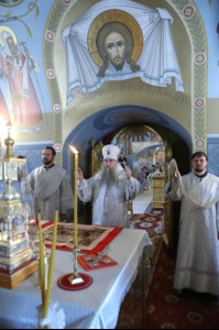 Крещальная литургия в Свято-Троицком соборе Саратова