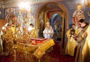 Божественная литургия в Свято-Троицком кафедральном соборе г. Саратова